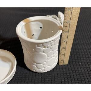 Scentsy‎ Warmer Full-Size "Fizz" White W/Bubbles